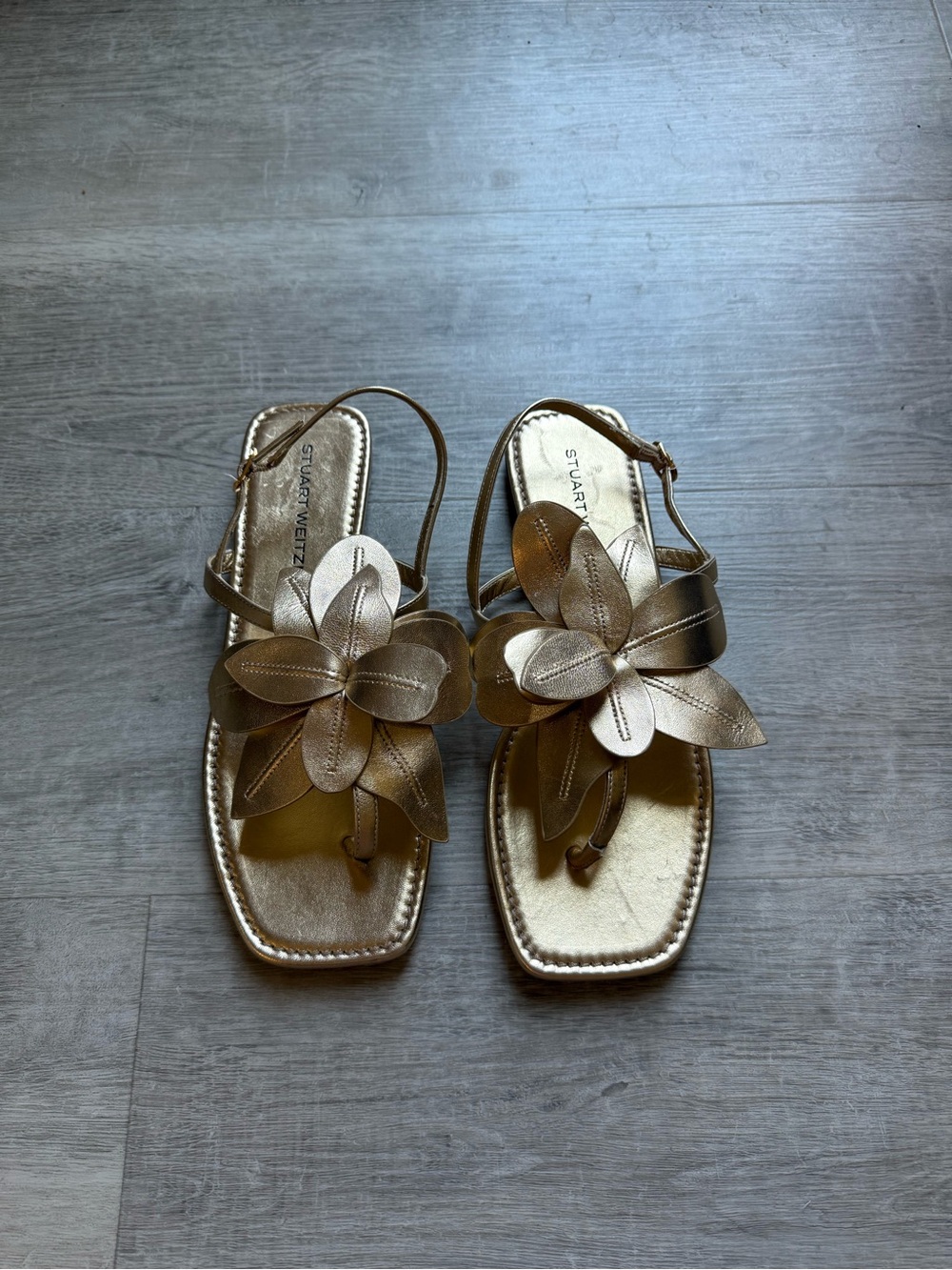 Stuart Weitzman Paradise Metallic Gold Floral Flat Sling Back Sandals Size US9